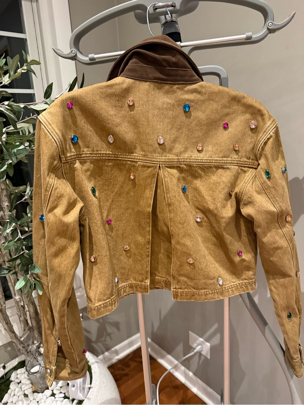 Avec Les Filles Embellished Cropped Barn Jacket - Picture 9 of 9